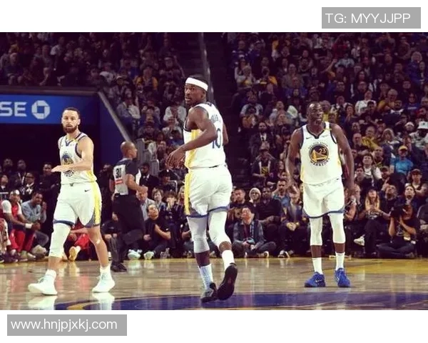 2015年12月24日勇士与爵士激战回顾精彩瞬间与赛后分析